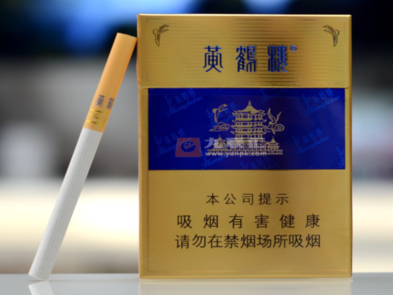 高仿烟批发流水线密闭封装与防震气柱打包